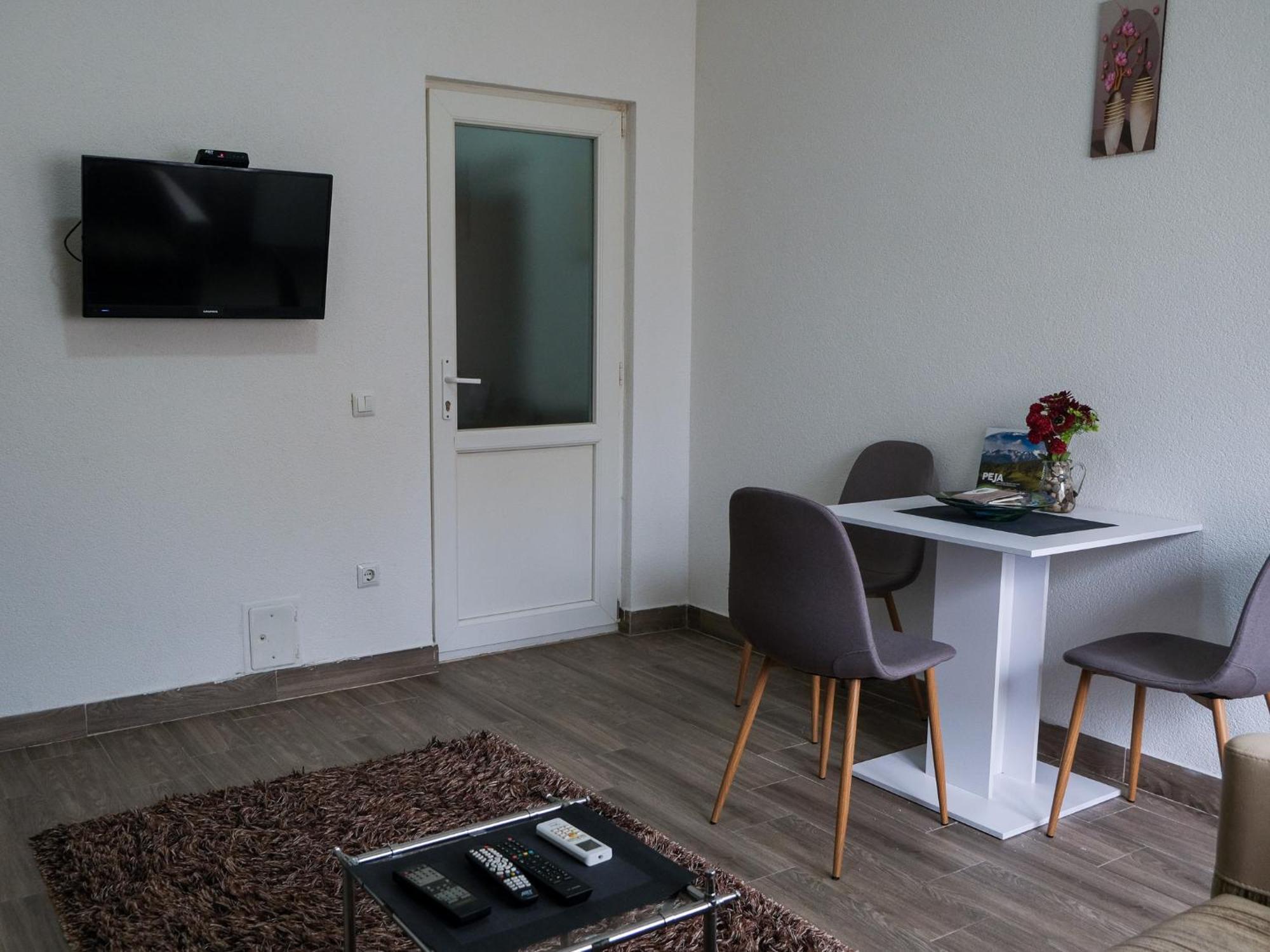 Cozy Spacious Apartment Peje Exterior foto